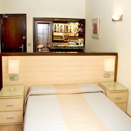 Apartamentos Alos Барселона Экстерьер фото