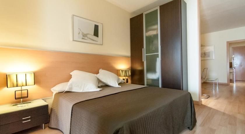 Apartamentos Alos Барселона Экстерьер фото