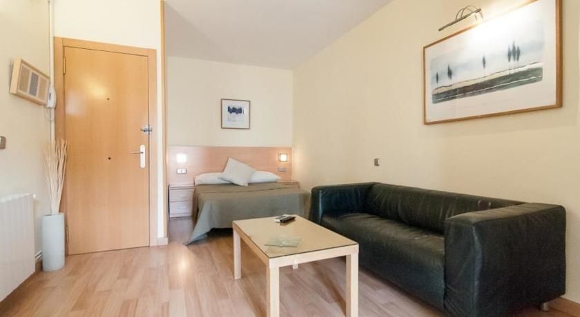 Apartamentos Alos Барселона Экстерьер фото