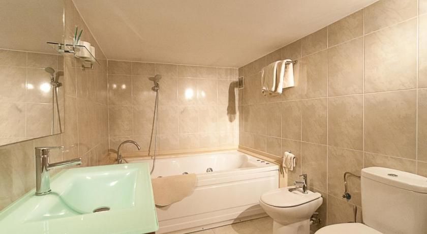 Apartamentos Alos Барселона Экстерьер фото