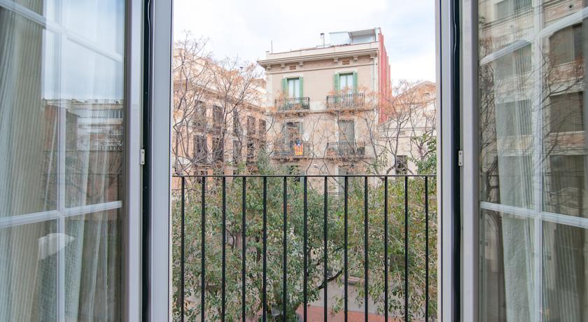 Apartamentos Alos Барселона Экстерьер фото
